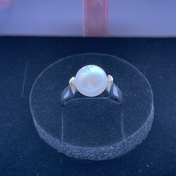 Helzberg Diamonds Jewelry - Gorgeous sterling silver and real pearl ring
